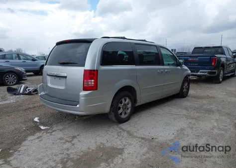 2008 Chrysler Town & Country Touring from USA, damaged, VIN 2A8HR54P48R611043